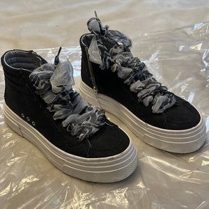 P448 sneakers with ribbon ties. Size 40 worn once!